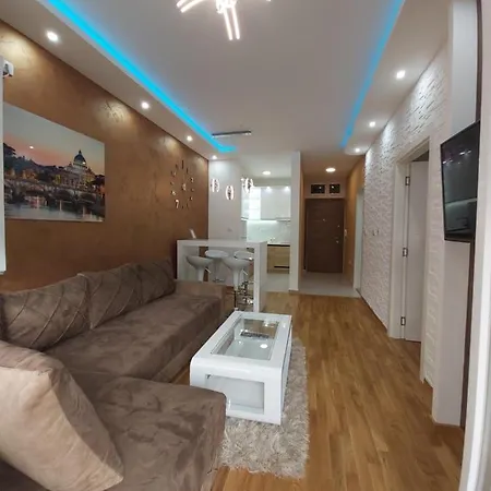 Elegance Free Garage Apartman