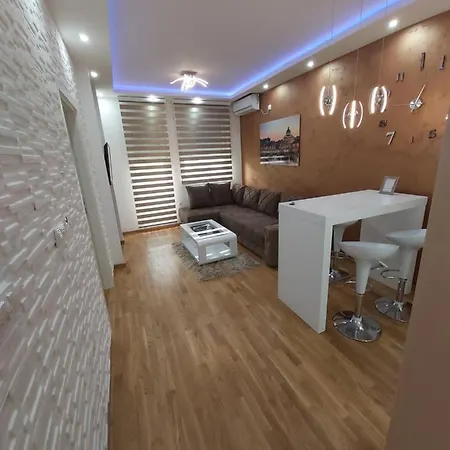 Elegance Free Garage Apartman *