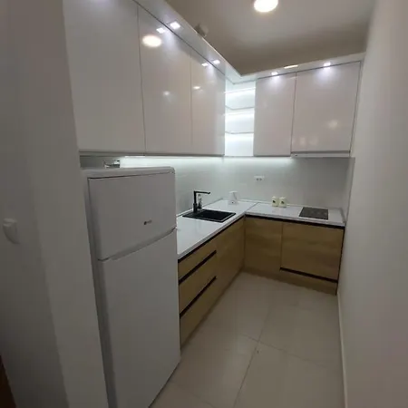 Elegance Free Garage *